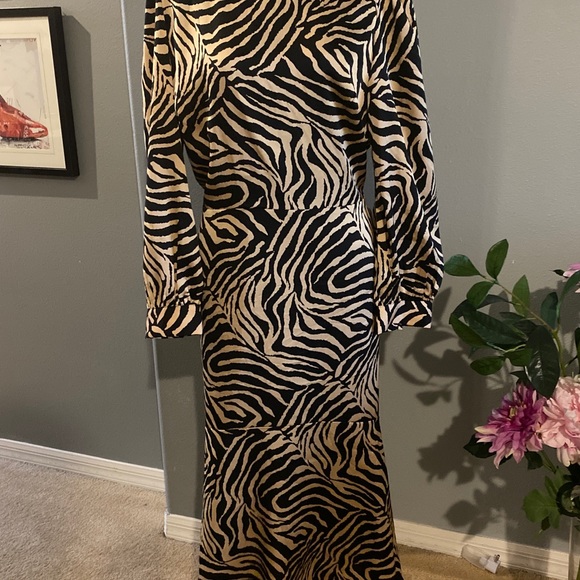 CHELSEA28 Dress - Picture 5 of 5